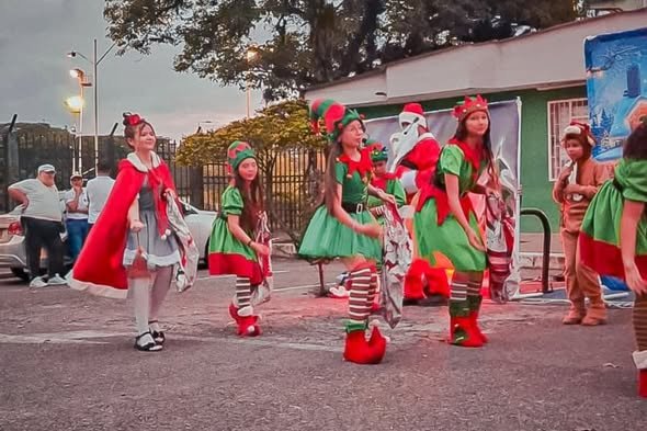 EL ESPÍRITU NAVIDEÑO SE TOMÓ EL COLISEO El coliseo Ómar Armando Baquero