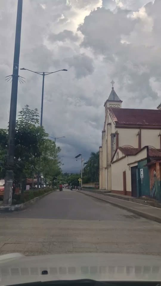 Fuertes vientos en Guamal Meta.. Deja tu mensaje si estas bien. Desde