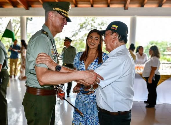 EL NUEVO COMANDANTE DE LA REGIÓN DE POLICÍA No. 7 ES ACACIREÑO