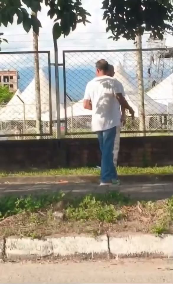 #privatizandoelespaciopublico #acacias Hagan sus comentarios de esta DENUNCIA CIUDADANA. Así de ...