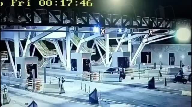 #Atención En video quedó registrado el momento en que abandonan el carro