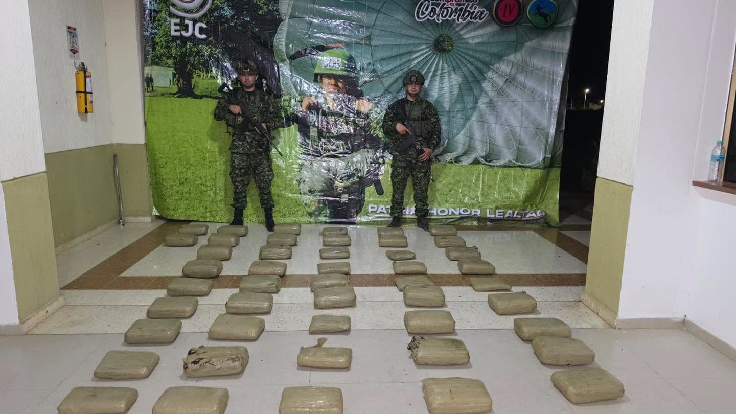 *Ejército Nacional incauta 85 kilogramos de marihuana y destruye un dispositivo explosivo en Uribe, Meta*

_Las operacio...