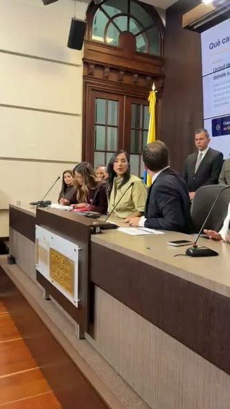 Los senadores Andrés Forero y Claudia Margarita Zuleta radicaron un proyecto para